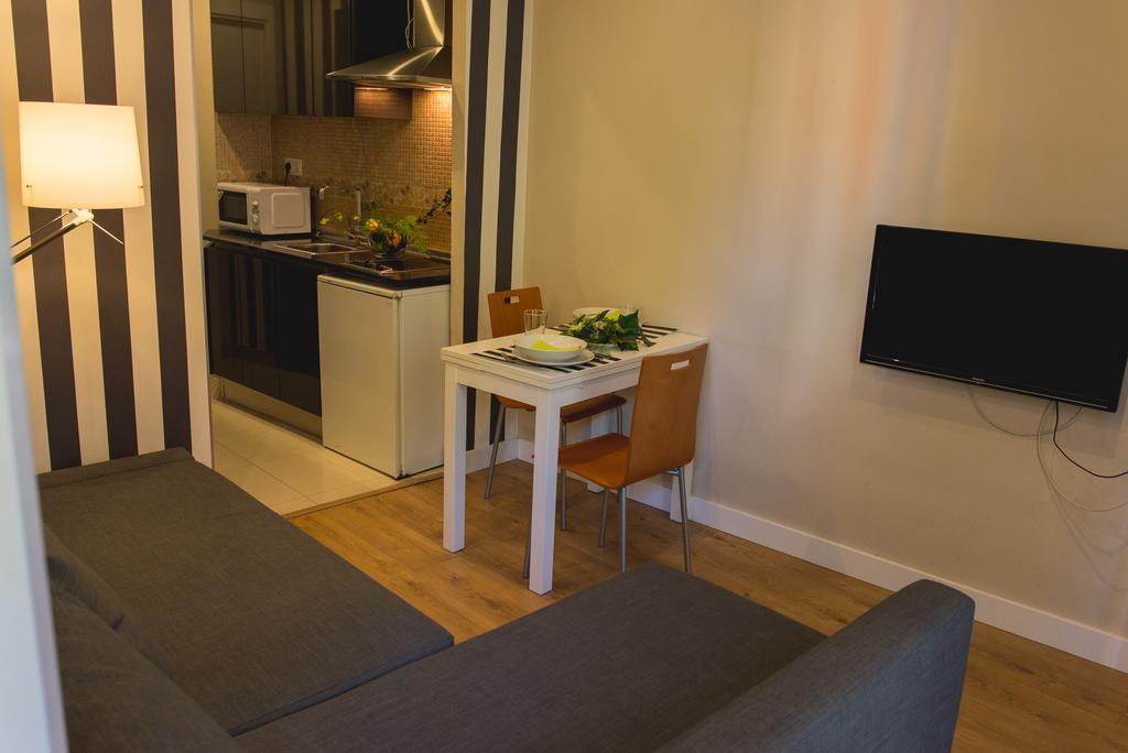 AB Apartamentos Trinidad Málaga Habitación foto