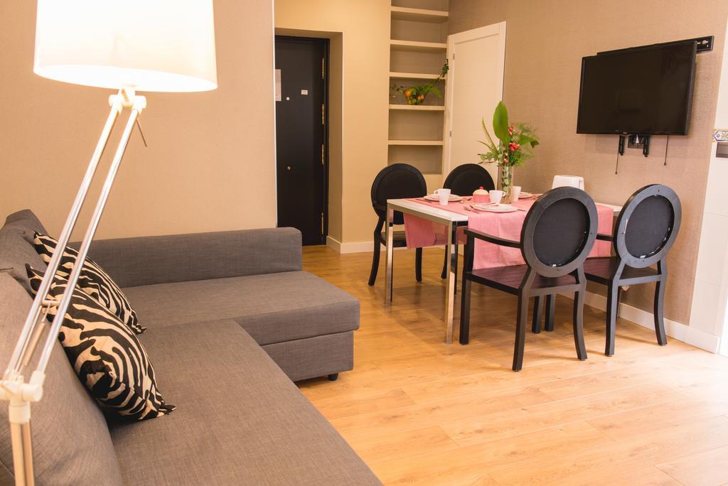 AB Apartamentos Trinidad Málaga Habitación foto